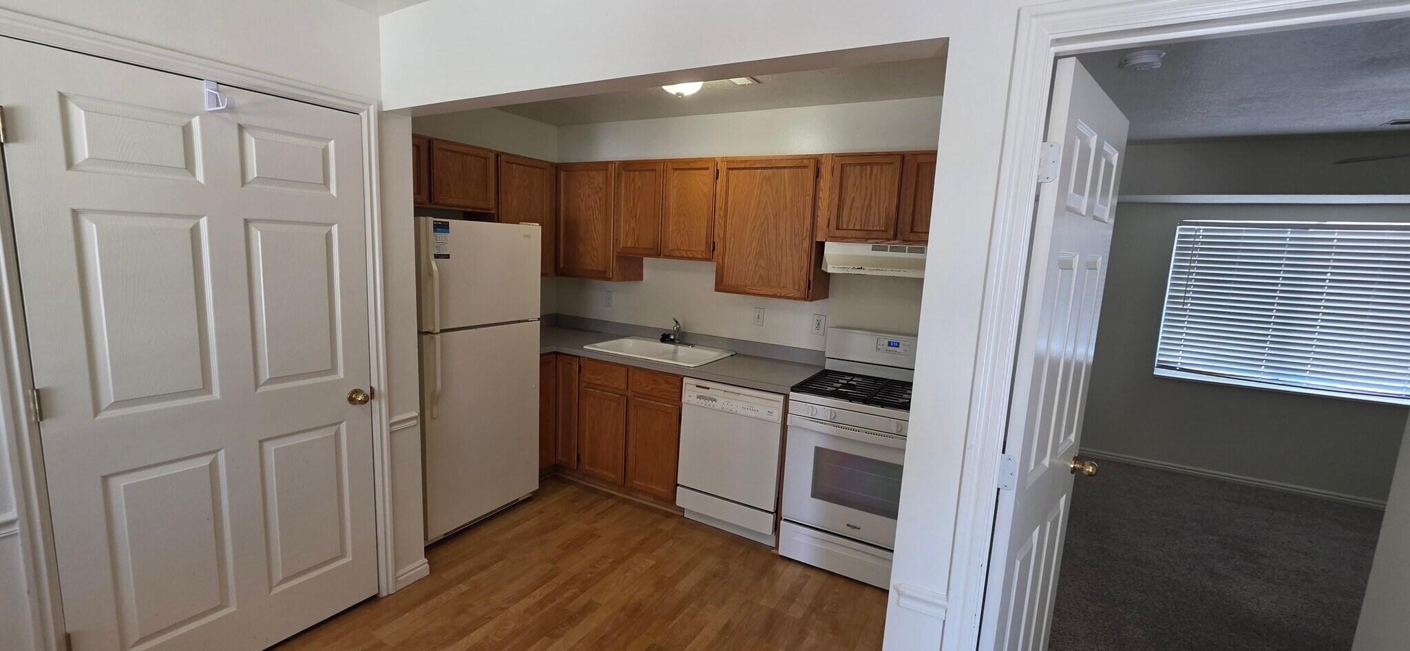 Building Photo - 162 N 400 W
