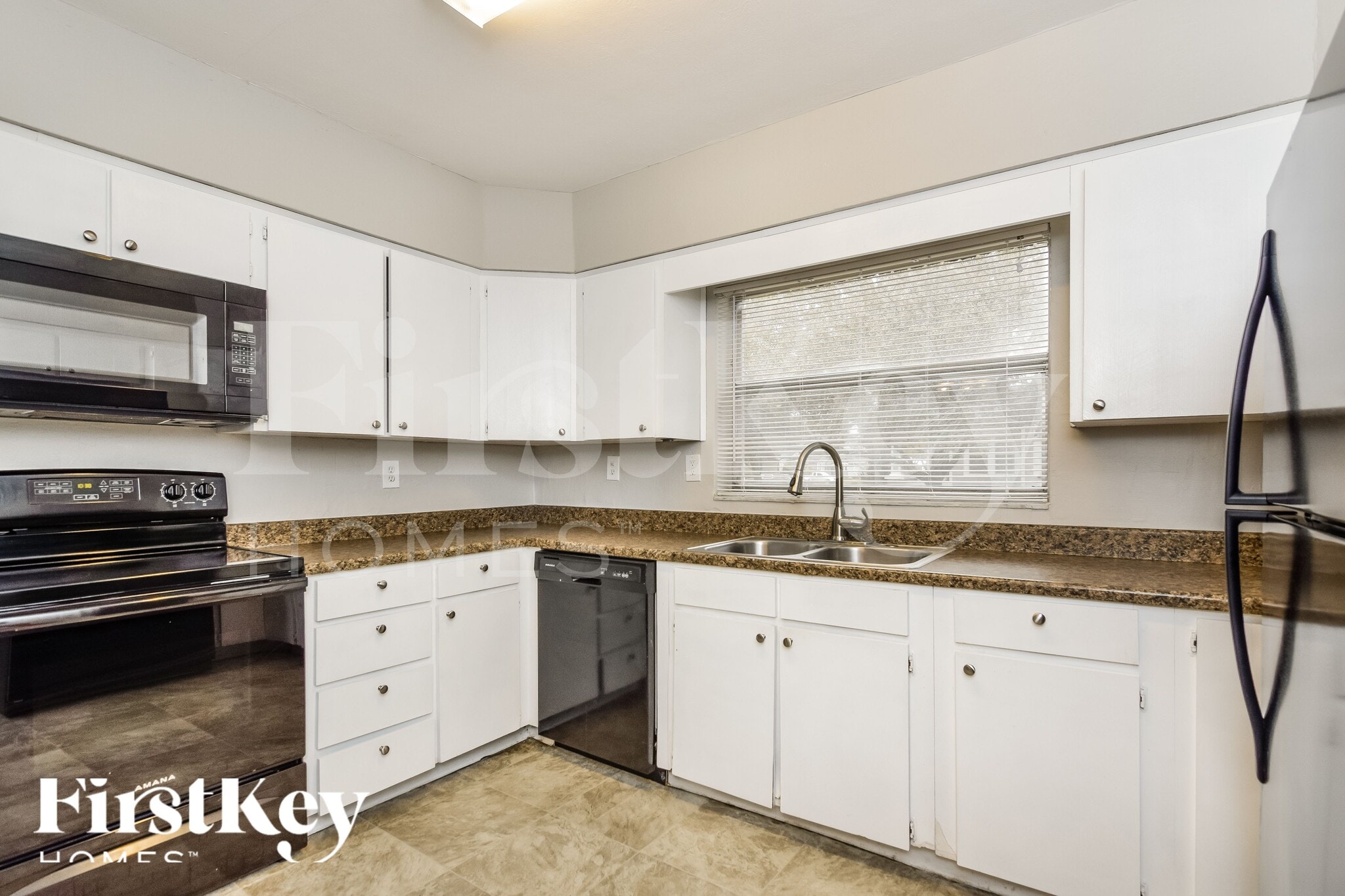 Building Photo - 719 W Ohio Ave