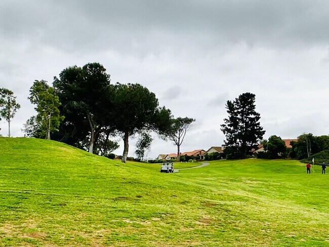 Building Photo - Serene Retreat in the Oaks North 55+ Community: Discover Your Dream Home!