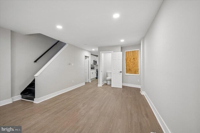 Building Photo - 40 Reger St