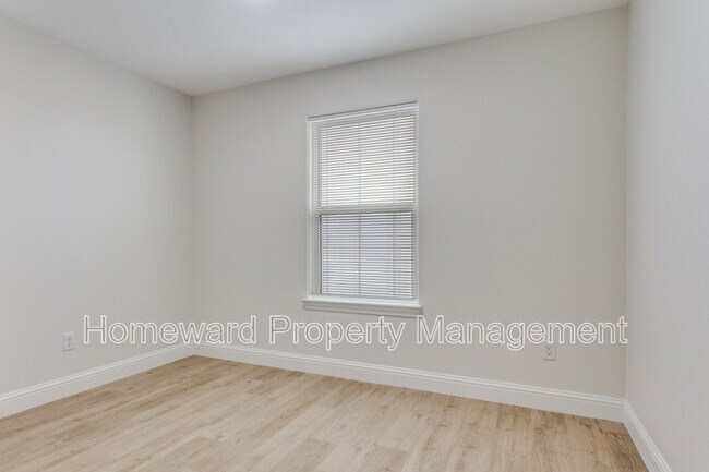 Building Photo - 8004 Julie Ave