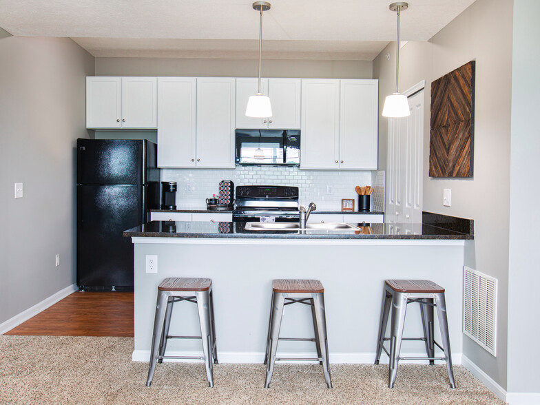 Kitchen-Interior-SciotoRidge-20210621-web-2 - Scioto Ridge