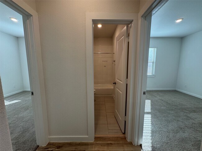 Building Photo - 31138 Myers Hvn Ln