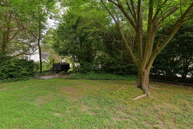 Building Photo - Delightful Home in Brandon Heights