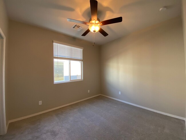 Building Photo - 1427 Amethyst Ln