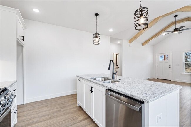 Building Photo - 40 Hebrides Dr