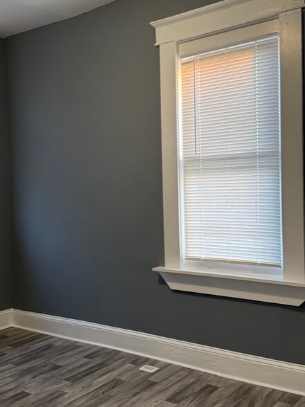 Building Photo - 2536 Loyola Southway