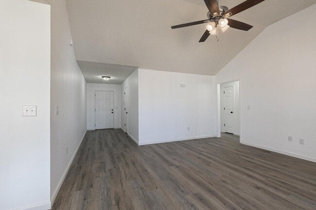 Building Photo - Updated 3 bedroom 2 bathroom 2 car garage ...