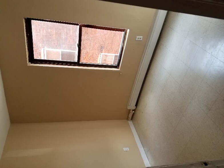 Building Photo - 3 Putnam Heights