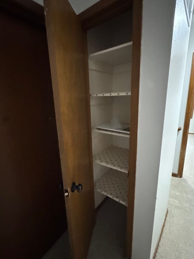 Building Photo - 2 bedroom duplex