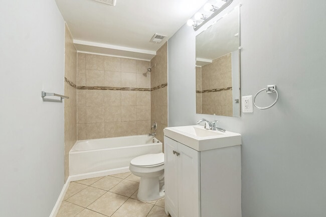 Building Photo - Pet Friendly Mid-Century Modern 4/Bedroom,...