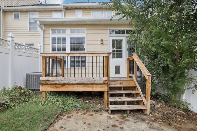 Building Photo - 7718 Porter House Dr