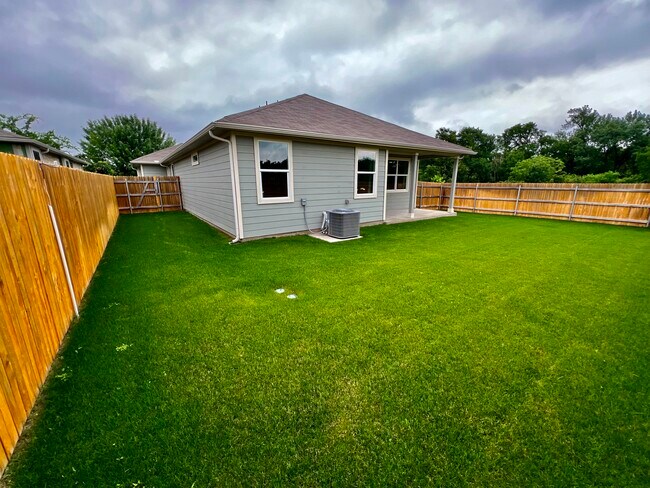 Building Photo - 101 Altamont St