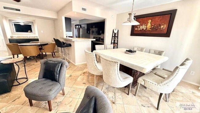 Building Photo - 322 McFadden Dr