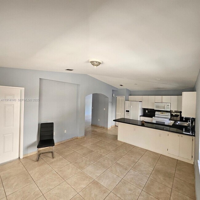 Building Photo - 8330 SW 96th Pl