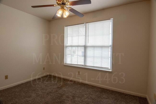 Building Photo - 2 Bedroom 2 Bath