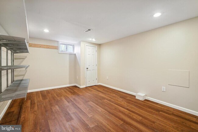 Building Photo - 6329 Gentele Ct