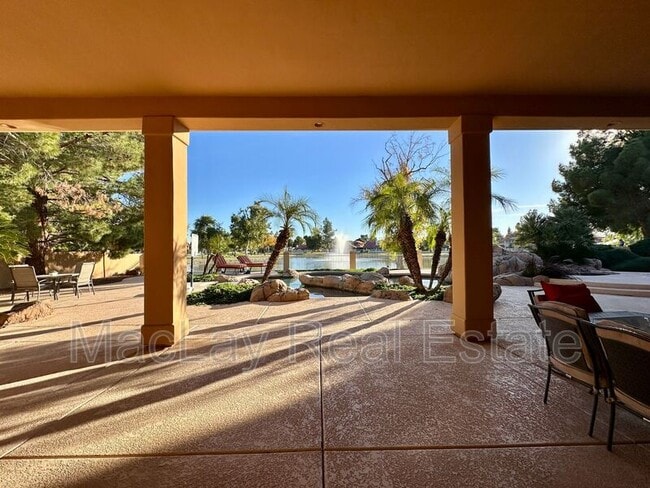 Building Photo - 5711 W Linda Ln