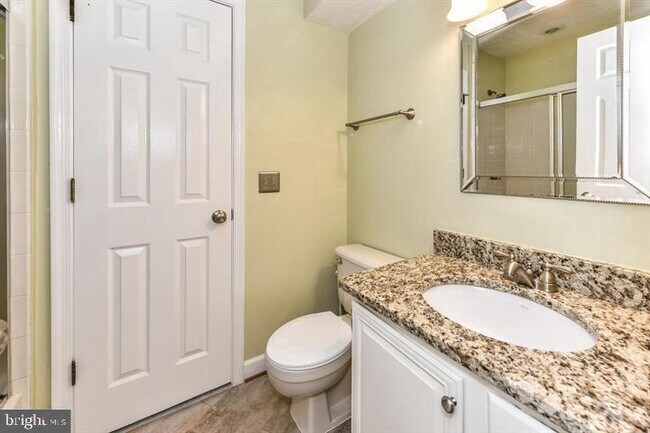 Building Photo - 12010 Ridge Knoll Dr