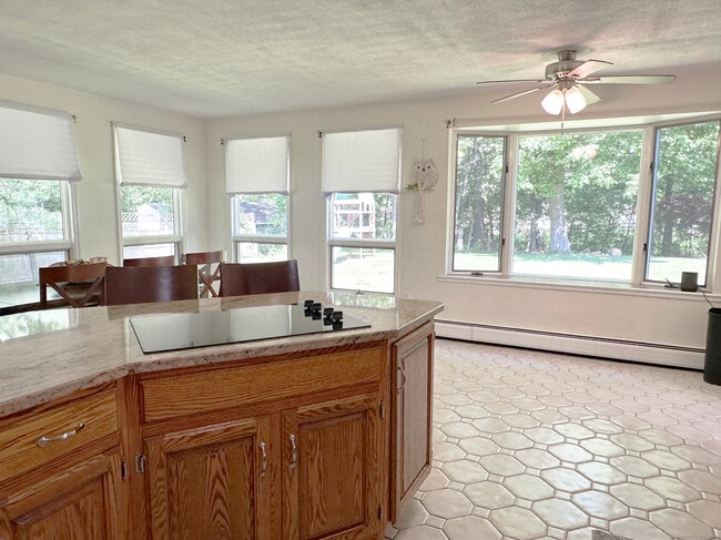 Building Photo - 39 Mohawk Dr