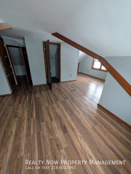 Building Photo - 15709 Northwood Ave