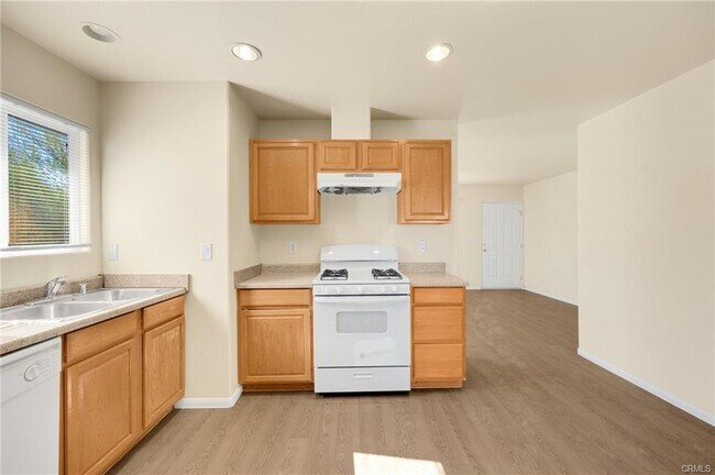 Building Photo - 6673 Split Rock Ave