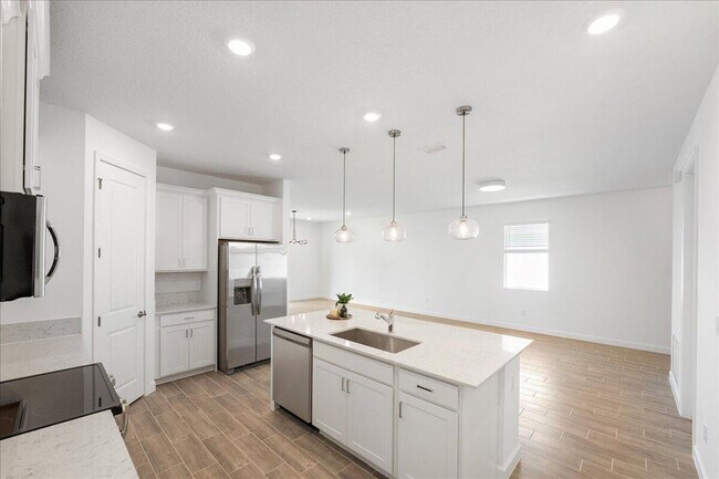 Building Photo - 3526 Angler Dr