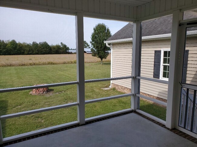 Building Photo - You have to see this beauty!