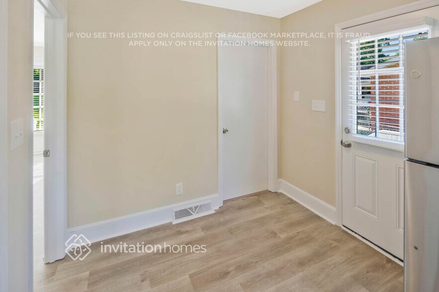 Building Photo - 4213 Gladstone Ln