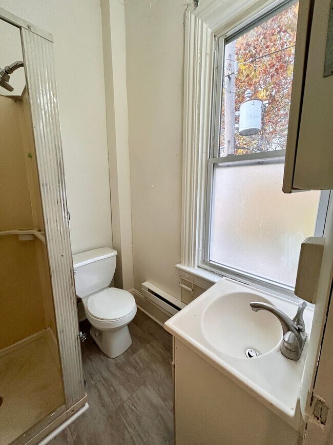 Building Photo - 212 E Lemon St