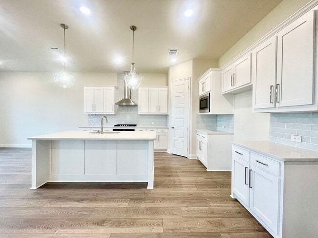 Building Photo - 1632 Estivella Dr