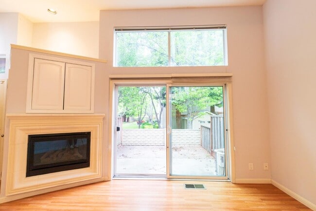 Building Photo - 4097 Alder Terrace