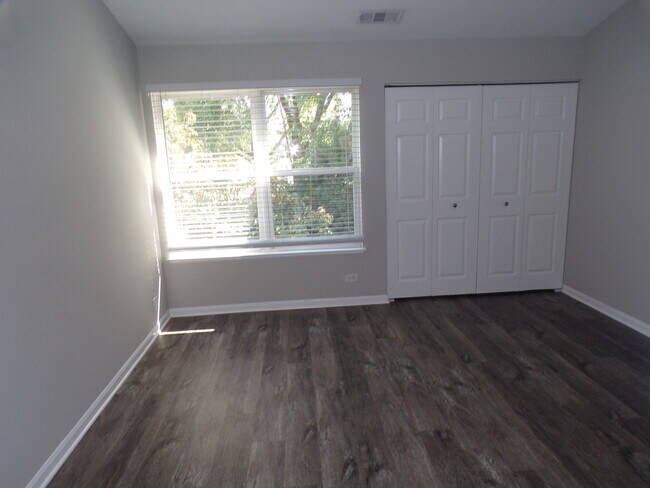 Building Photo - 1053 Woodhill Ct