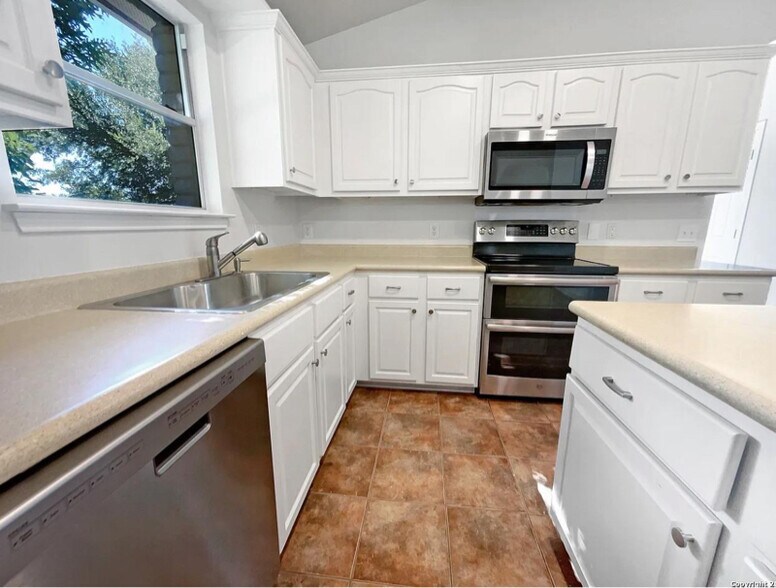 Building Photo - 3250 Morning Quail