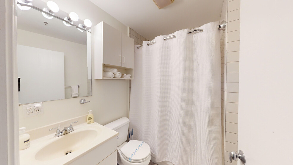 Apt 1D - 13 Stanhope St