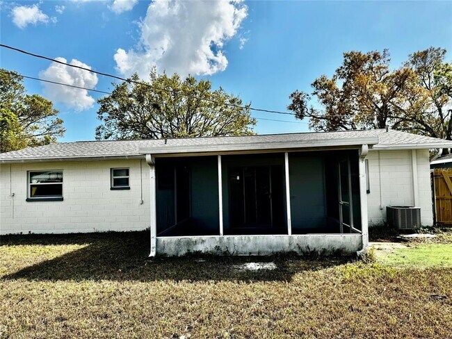 Building Photo - 5561 100th Ave