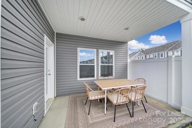 Building Photo - 517 Stephen Foster Wy