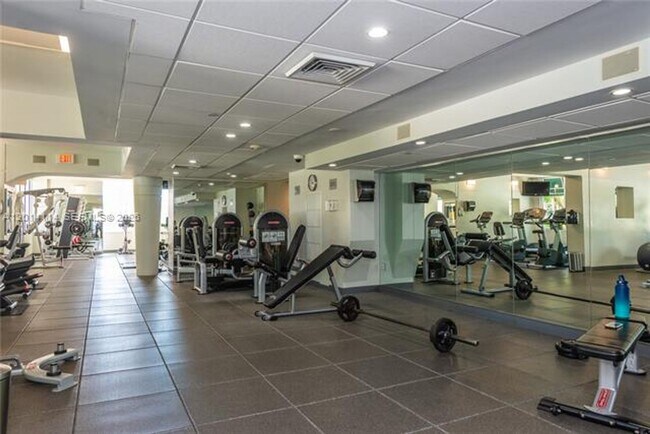 Building Photo - 888 Brickell Key Dr