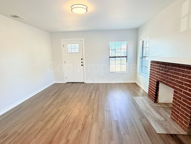 Building Photo - 255 Cumberland Rd