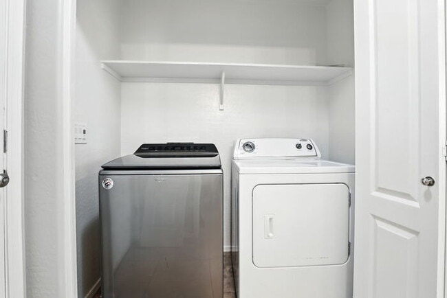 Building Photo - 2240 S Buckaroo Trail