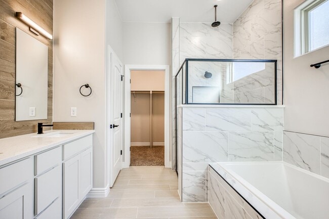 Building Photo - Beautiful East side House 4 bed-2.5 baths, part of The Club that includes Swimming Pool, Gym, Ten...