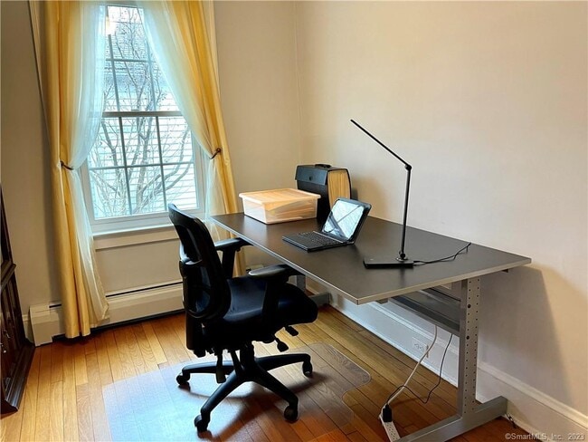 Building Photo - 43 Neck Rd