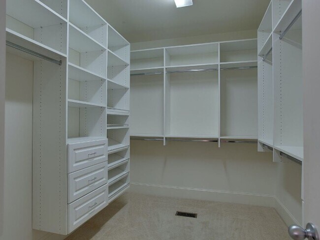 Building Photo - Coming soon! One level living in Franklin-Willow Springs