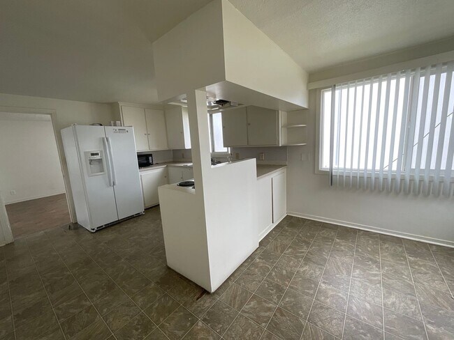 Building Photo - 2 Bed, 1 Bath in- Downtown Ferndale