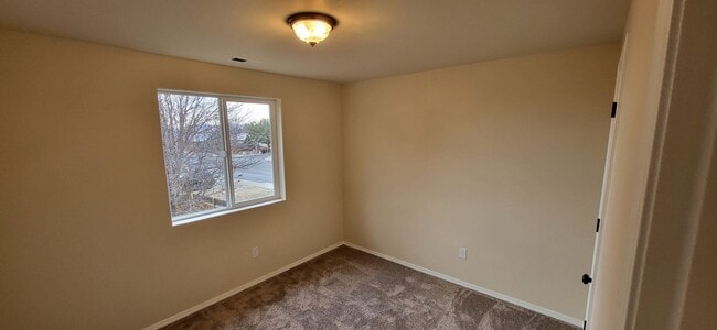 Building Photo - 3115 SW Metolius Ave