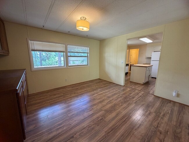 Building Photo - 128 Canyon Creek Trail
