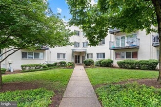 Building Photo - 1009 Chillum Rd