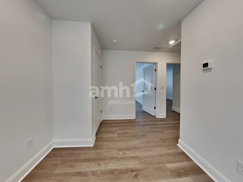 Building Photo - 108 Slice Dr