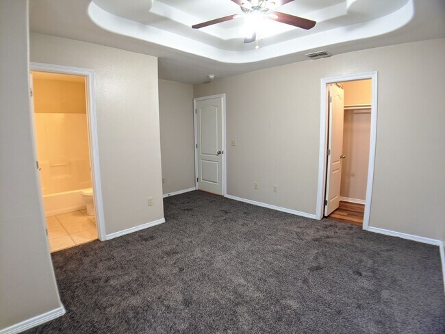 Building Photo - 721 Sonesta Ct