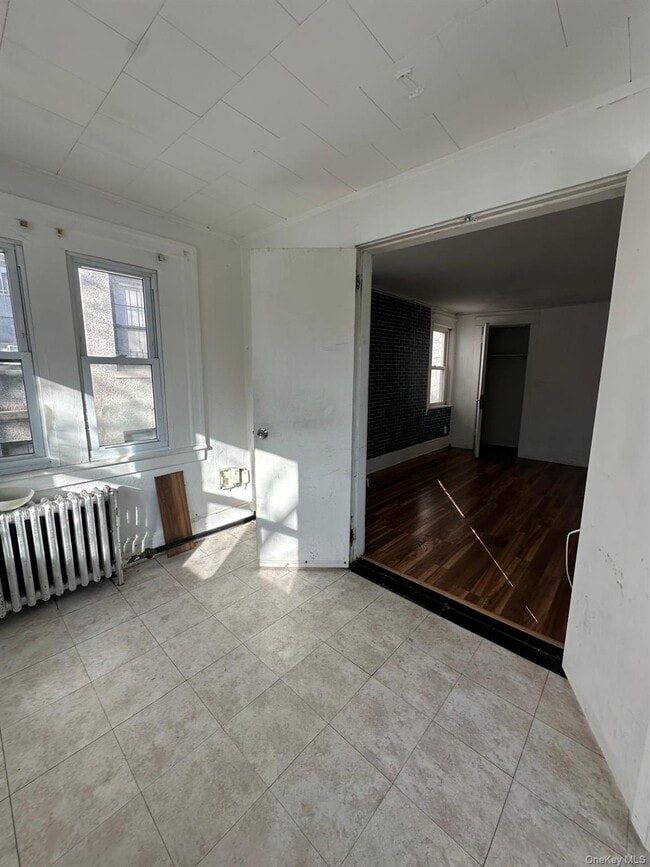 Building Photo - 173 Crary Ave
